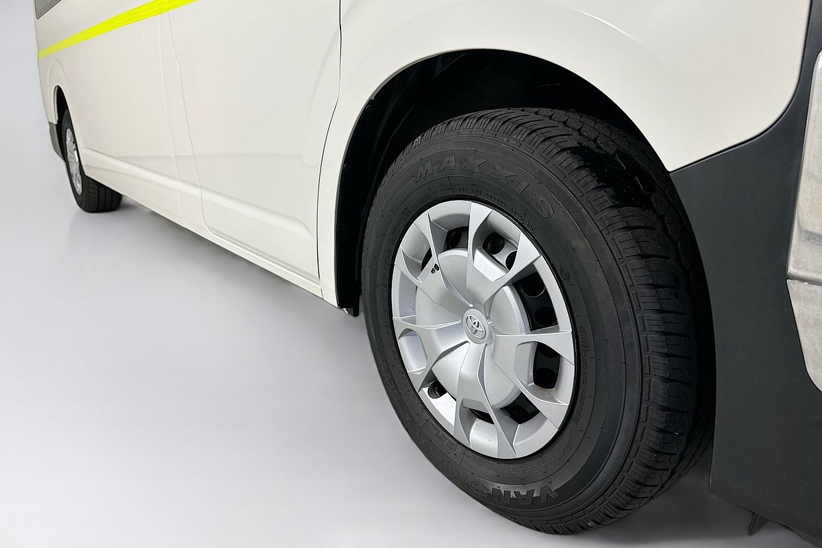 2023 Toyota Hiace SLWB COMMUTER (12 SEATS) GDH322R