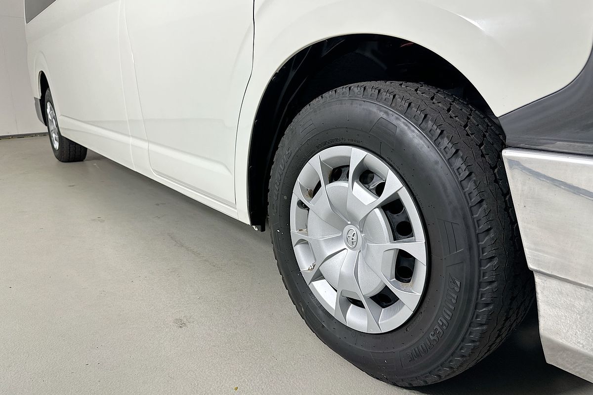 2022 Toyota Hiace SLWB COMMUTER (12 SEATS) GDH322R