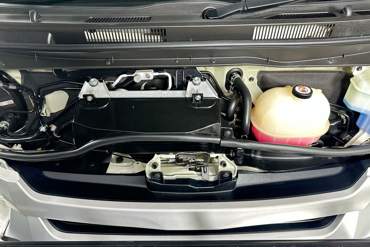 2018 Toyota Hiace COMMUTER (12 SEATS) KDH223R MY16