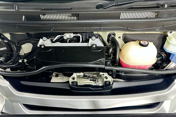 2018 Toyota Hiace COMMUTER (12 SEATS) KDH223R MY16