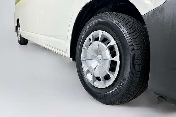 2022 Toyota Hiace SLWB COMMUTER (12 SEATS) GDH322R