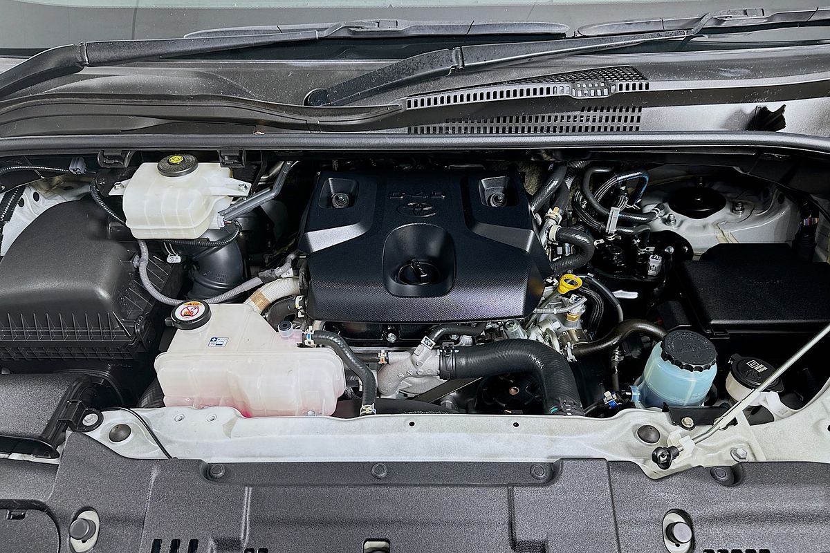 2021 Toyota HIACE SLWB COMMUTER (12 SEATS) GDH322R