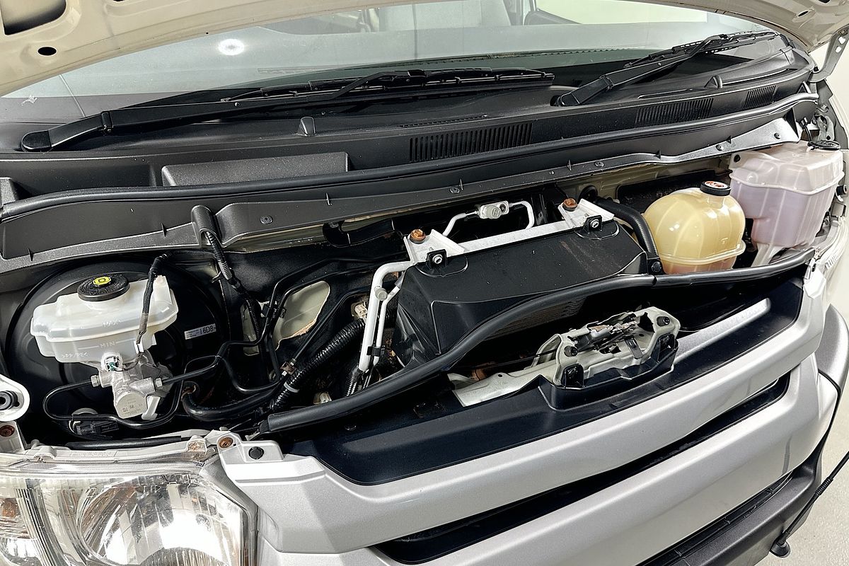 2018 Toyota HIACE COMMUTER KDH223R MY16 ELWB High Roof