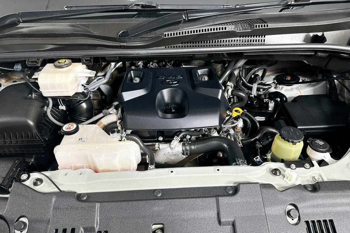 2022 Toyota Hiace SLWB COMMUTER (12 SEATS) GDH322R