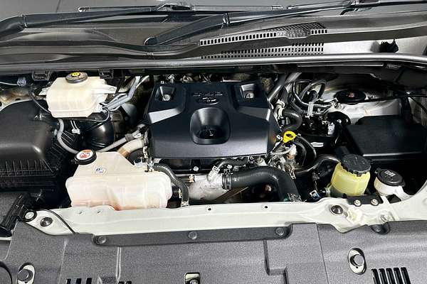 2022 Toyota Hiace SLWB COMMUTER (12 SEATS) GDH322R