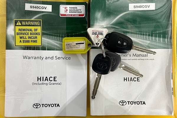 2020 Toyota Hiace COMMUTER (12 SEATS) GDH322R