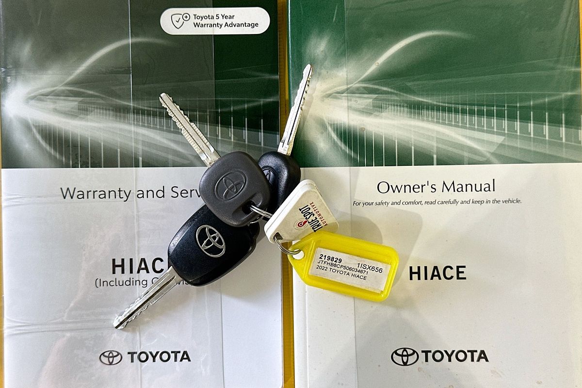 2022 Toyota Hiace SLWB COMMUTER (12 SEATS) GDH322R