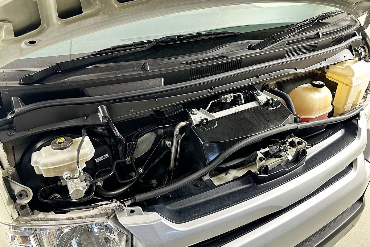 2017 Toyota Hiace COMMUTER (12 SEATS) KDH223R MY16