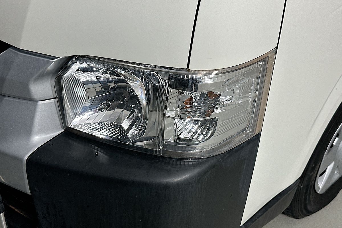 2018 Toyota HIACE COMMUTER KDH223R MY16