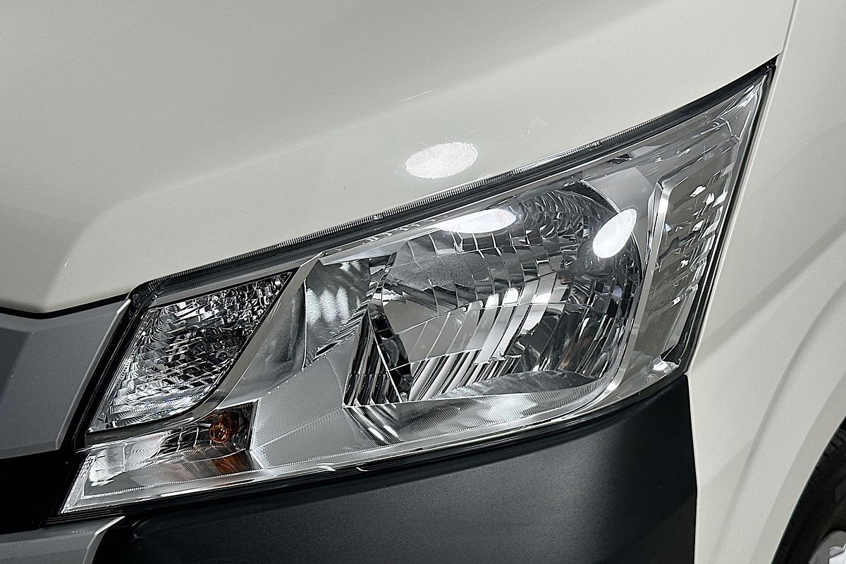 2022 Toyota Hiace SLWB COMMUTER (12 SEATS) GDH322R