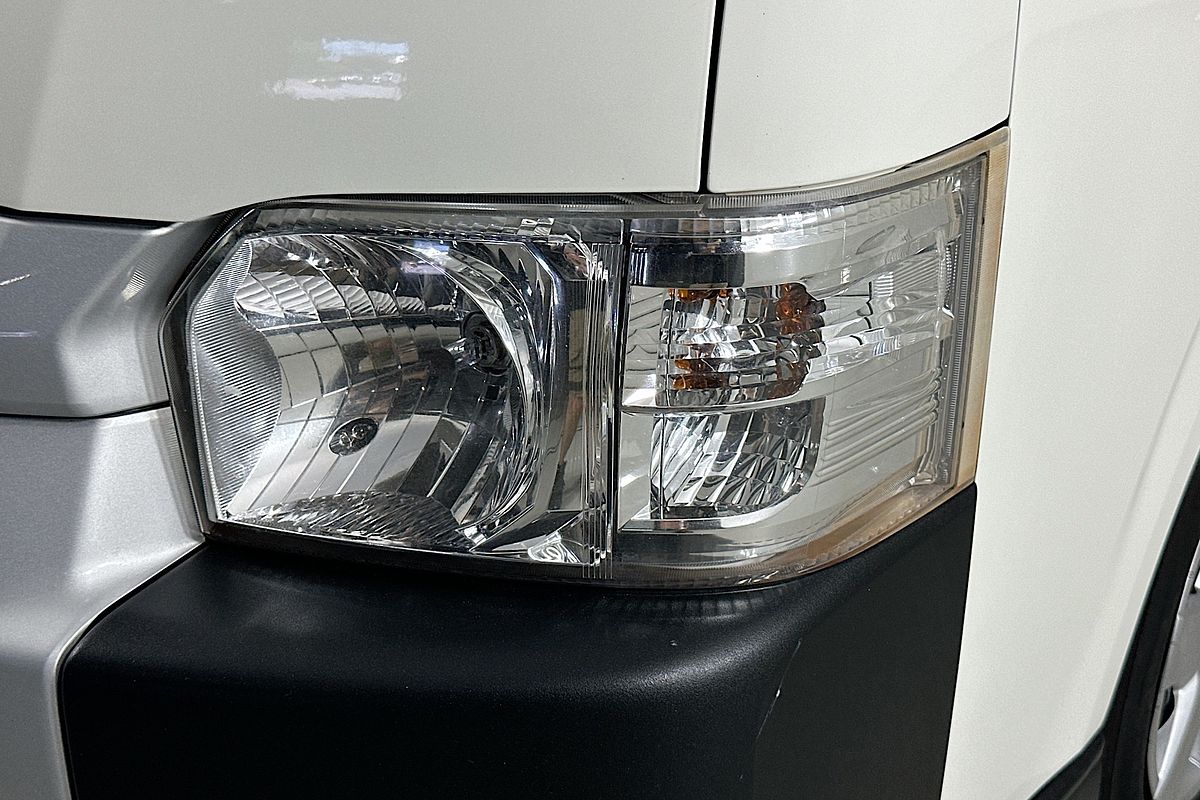 2018 Toyota HIACE COMMUTER KDH223R MY16 ELWB High Roof