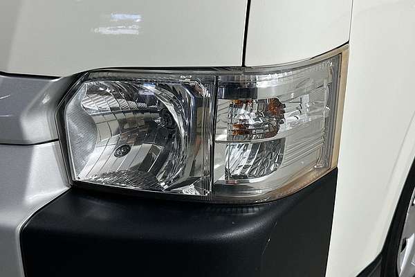 2018 Toyota HIACE COMMUTER KDH223R MY16 ELWB High Roof