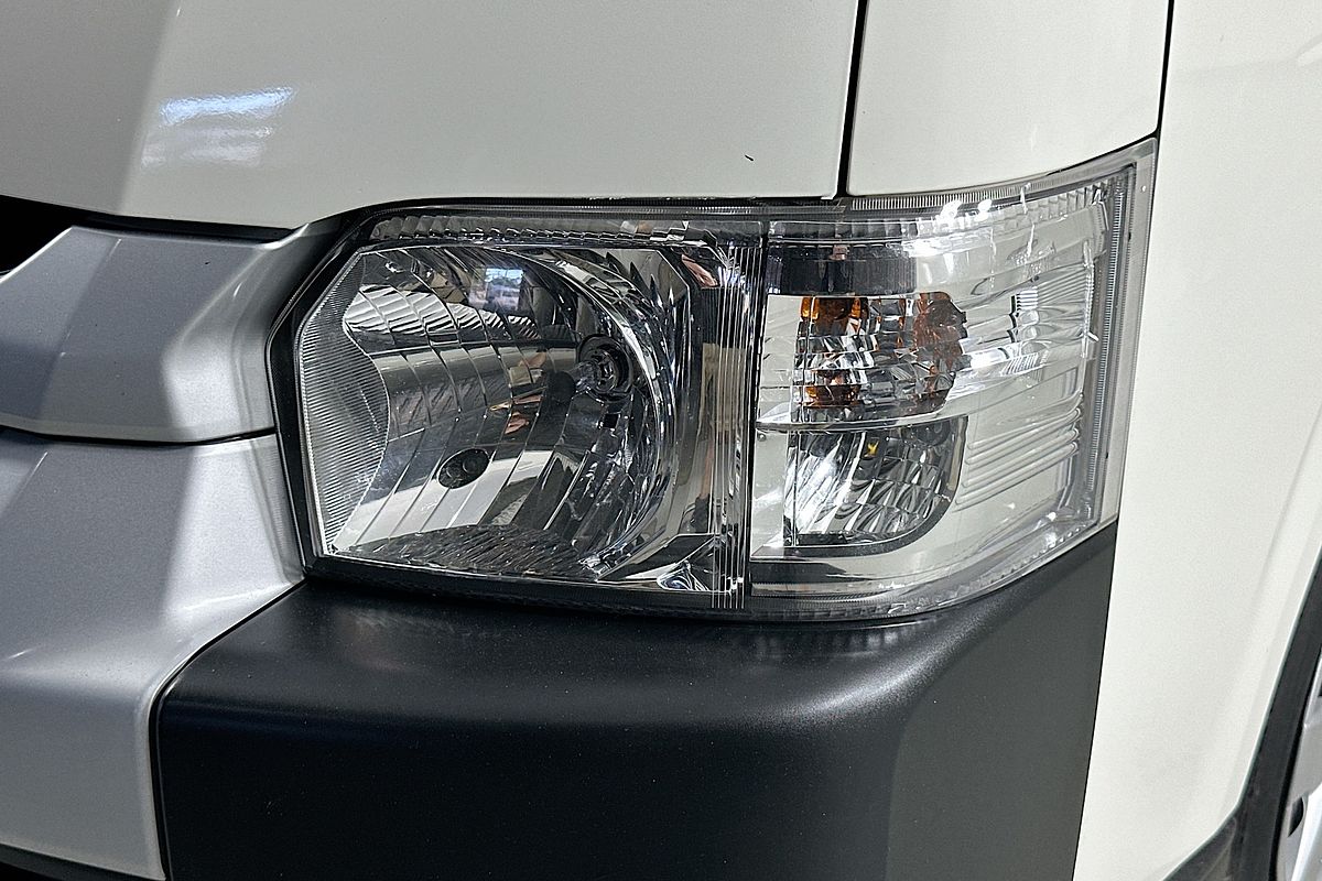 2017 Toyota Hiace COMMUTER (12 SEATS) KDH223R MY16