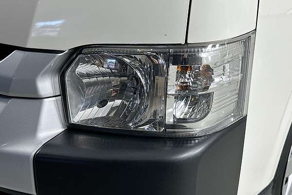 2017 Toyota Hiace COMMUTER (12 SEATS) KDH223R MY16