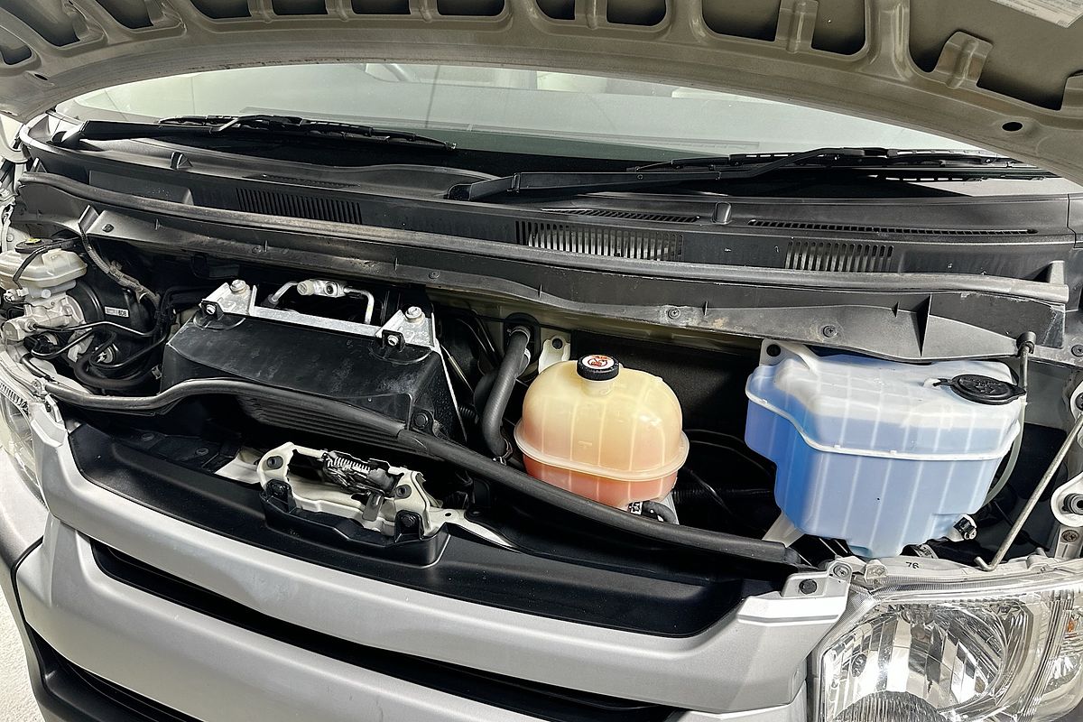 2018 Toyota Hiace COMMUTER (12 SEATS) KDH223R MY16