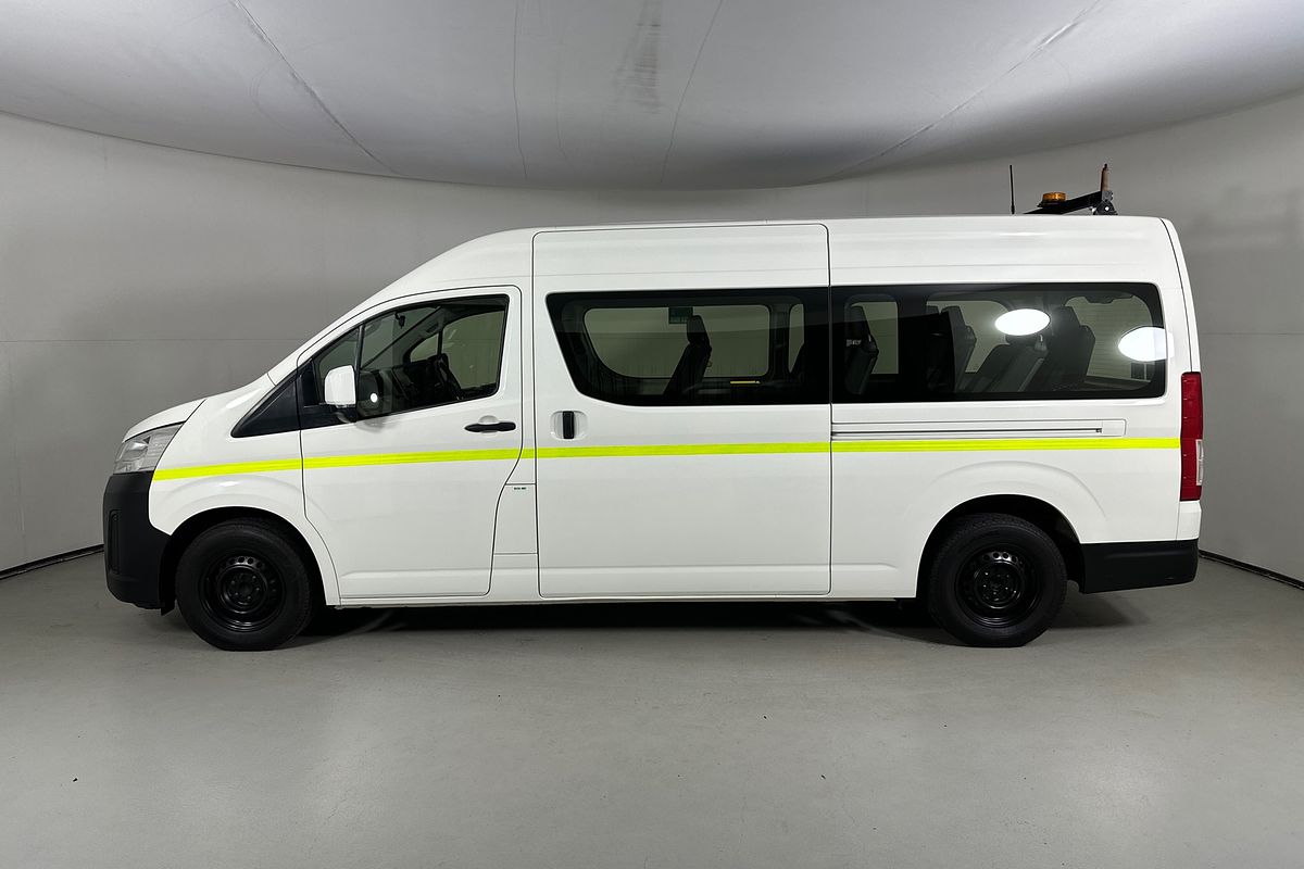 2021 Toyota HIACE SLWB COMMUTER (12 SEATS) GDH322R
