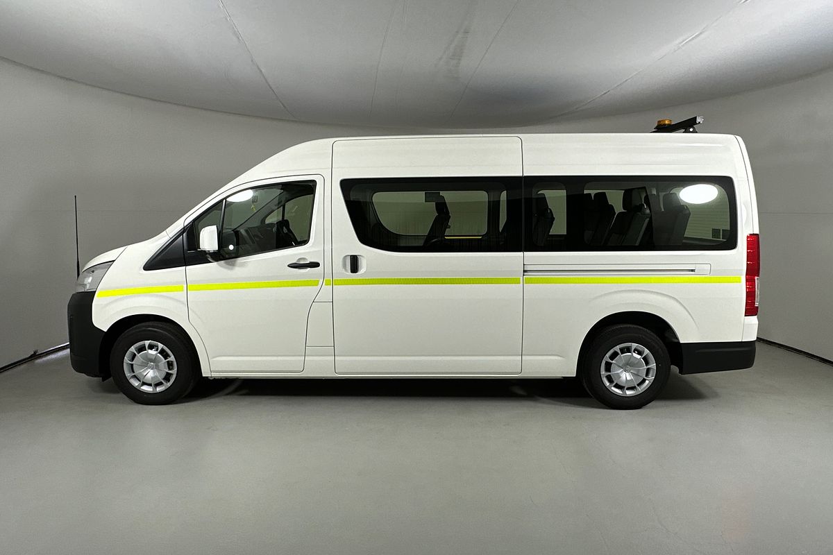 2025 Toyota Hiace SLWB COMMUTER (12 SEATS) GDH322R