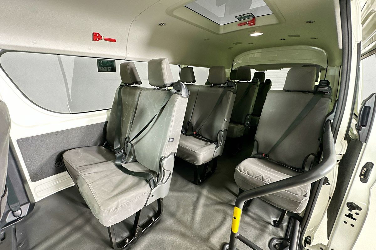 2022 Toyota Hiace SLWB COMMUTER (12 SEATS) GDH322R