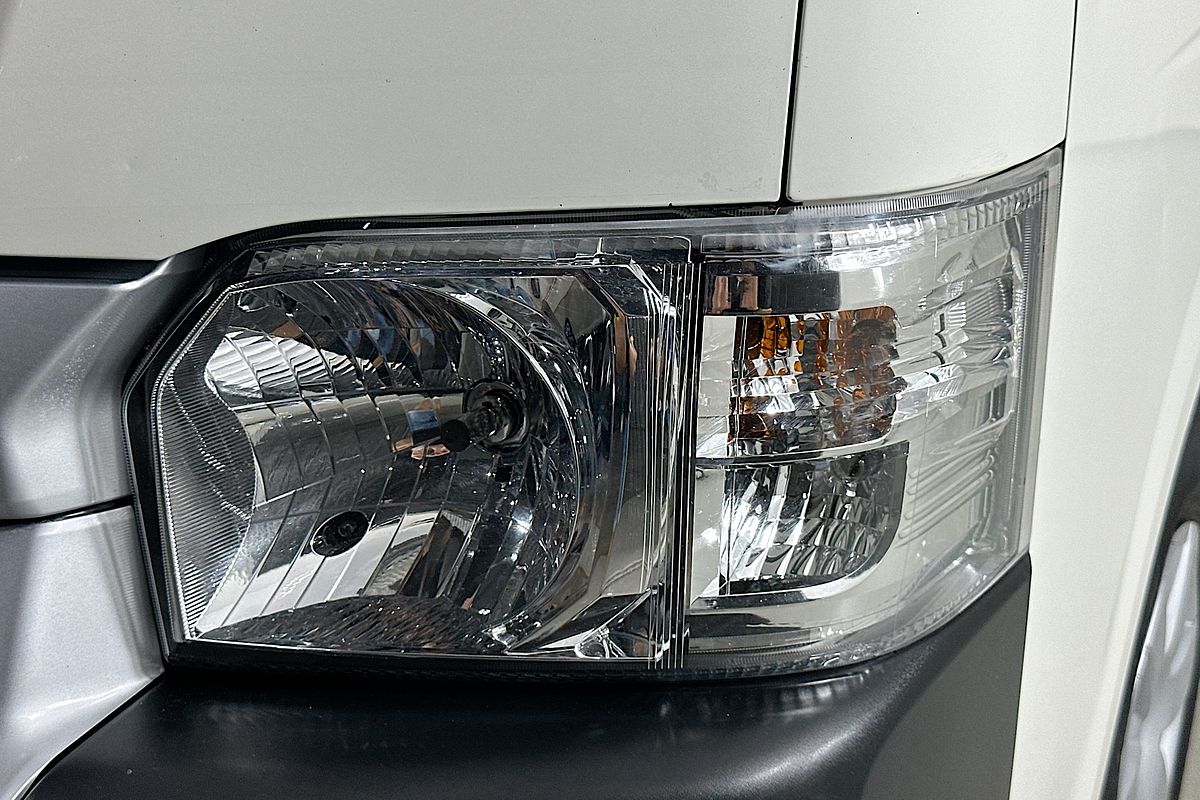 2018 Toyota Hiace COMMUTER (12 SEATS) KDH223R MY16