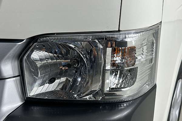 2018 Toyota Hiace COMMUTER (12 SEATS) KDH223R MY16