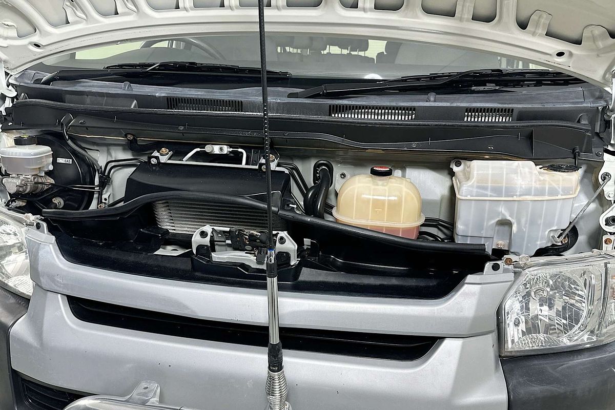 2015 Toyota HIACE COMMUTER KDH223R MY14
