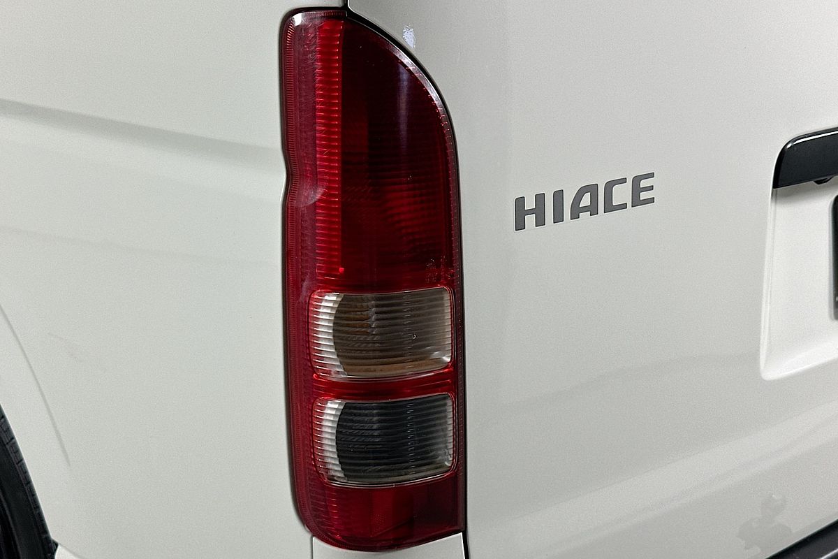 2018 Toyota Hiace Commuter KDH223R