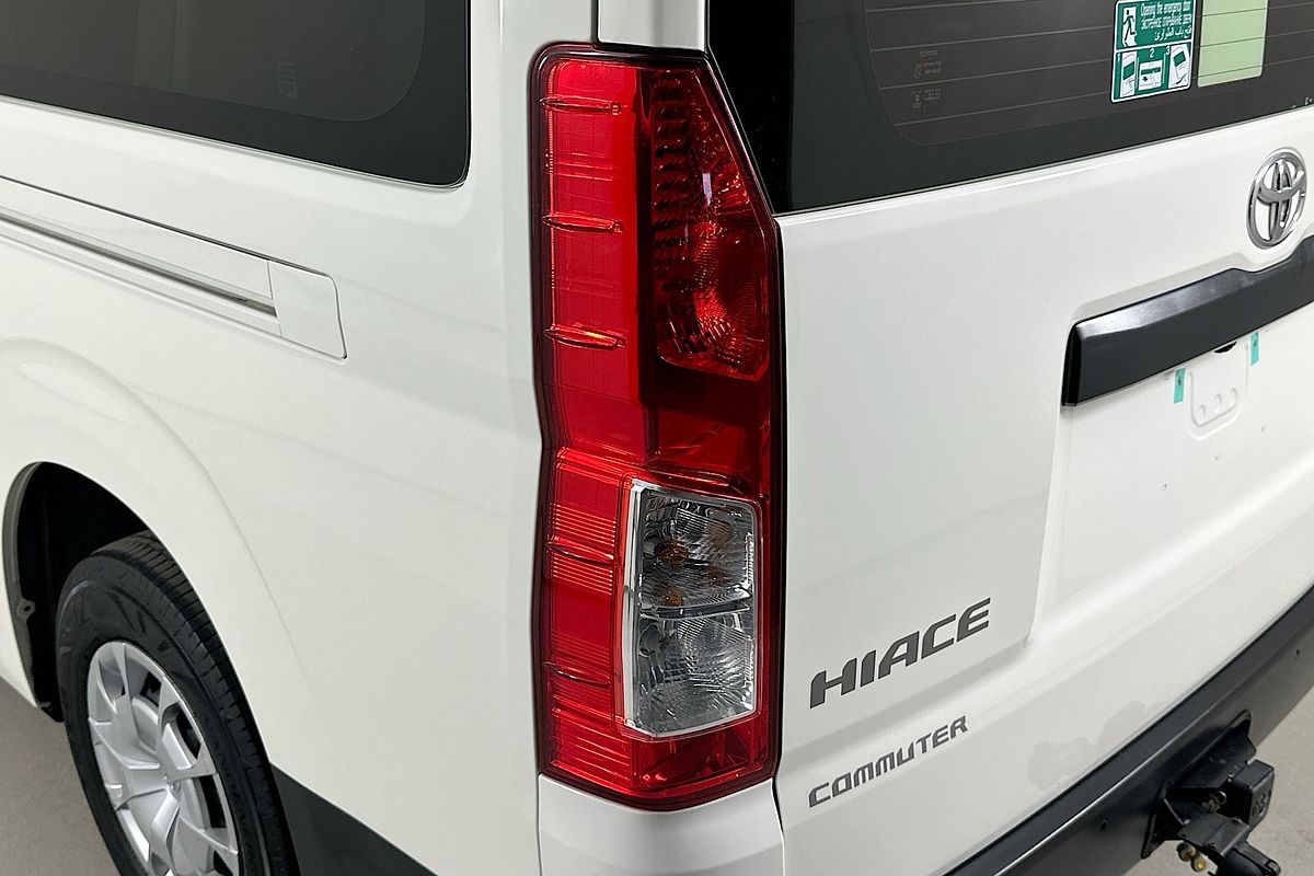 2021 Toyota HIACE SLWB COMMUTER (12 SEATS) GDH322R