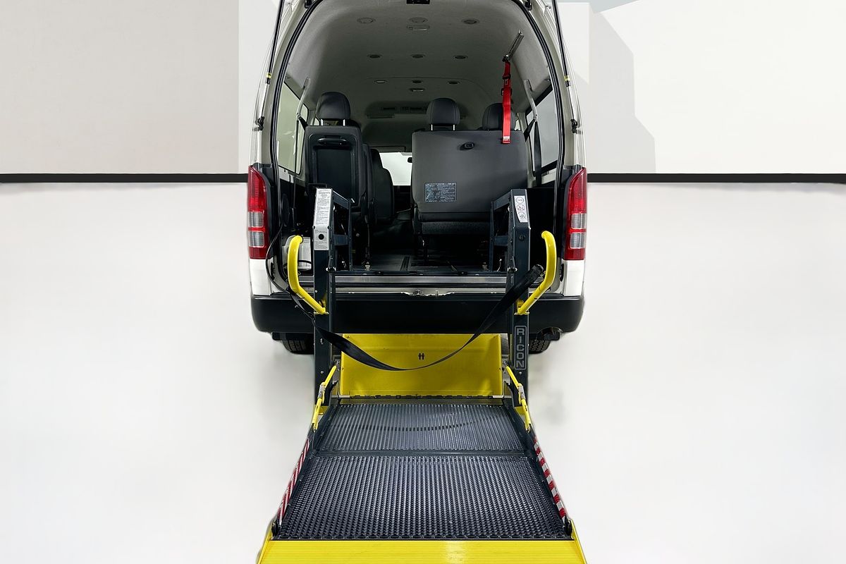 2019 Toyota Hiace COMMUTER (12 SEATS) KDH223R MY16