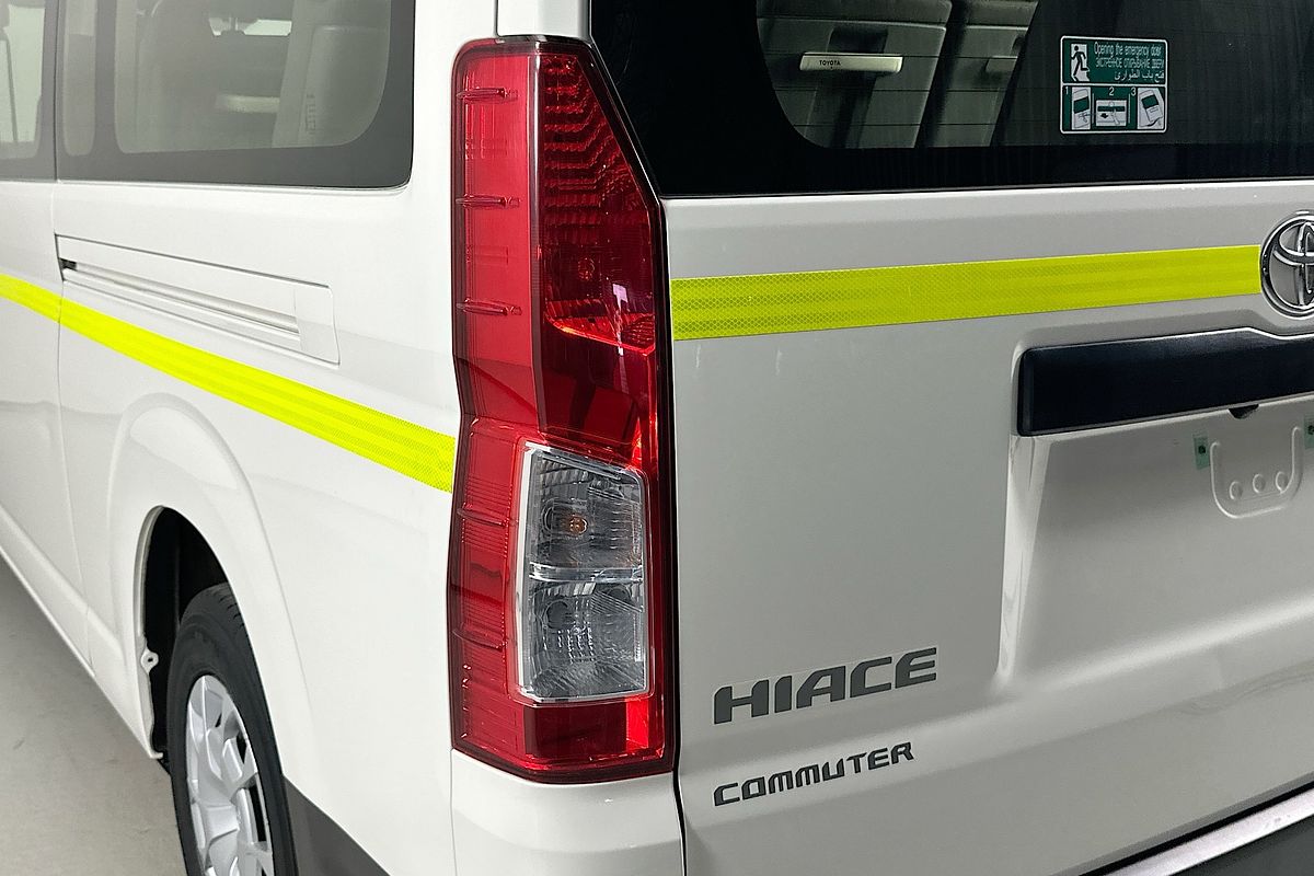 2023 Toyota Hiace SLWB COMMUTER (12 SEATS) GDH322R