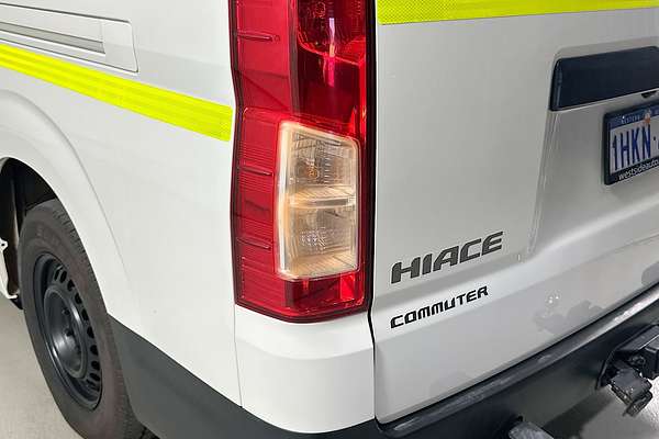 2021 Toyota Hiace SLWB COMMUTER (12 SEATS) GDH322R