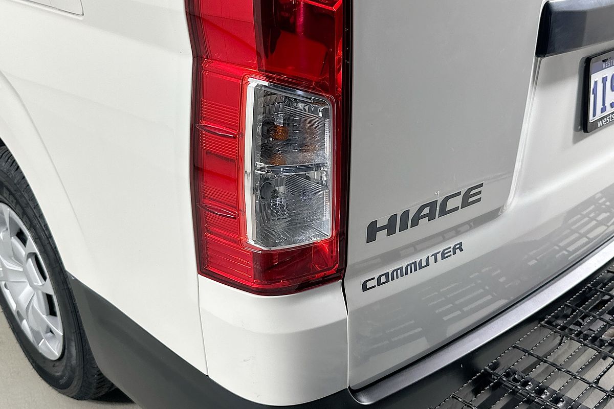 2022 Toyota Hiace SLWB COMMUTER (12 SEATS) GDH322R