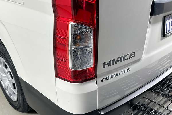 2022 Toyota Hiace SLWB COMMUTER (12 SEATS) GDH322R