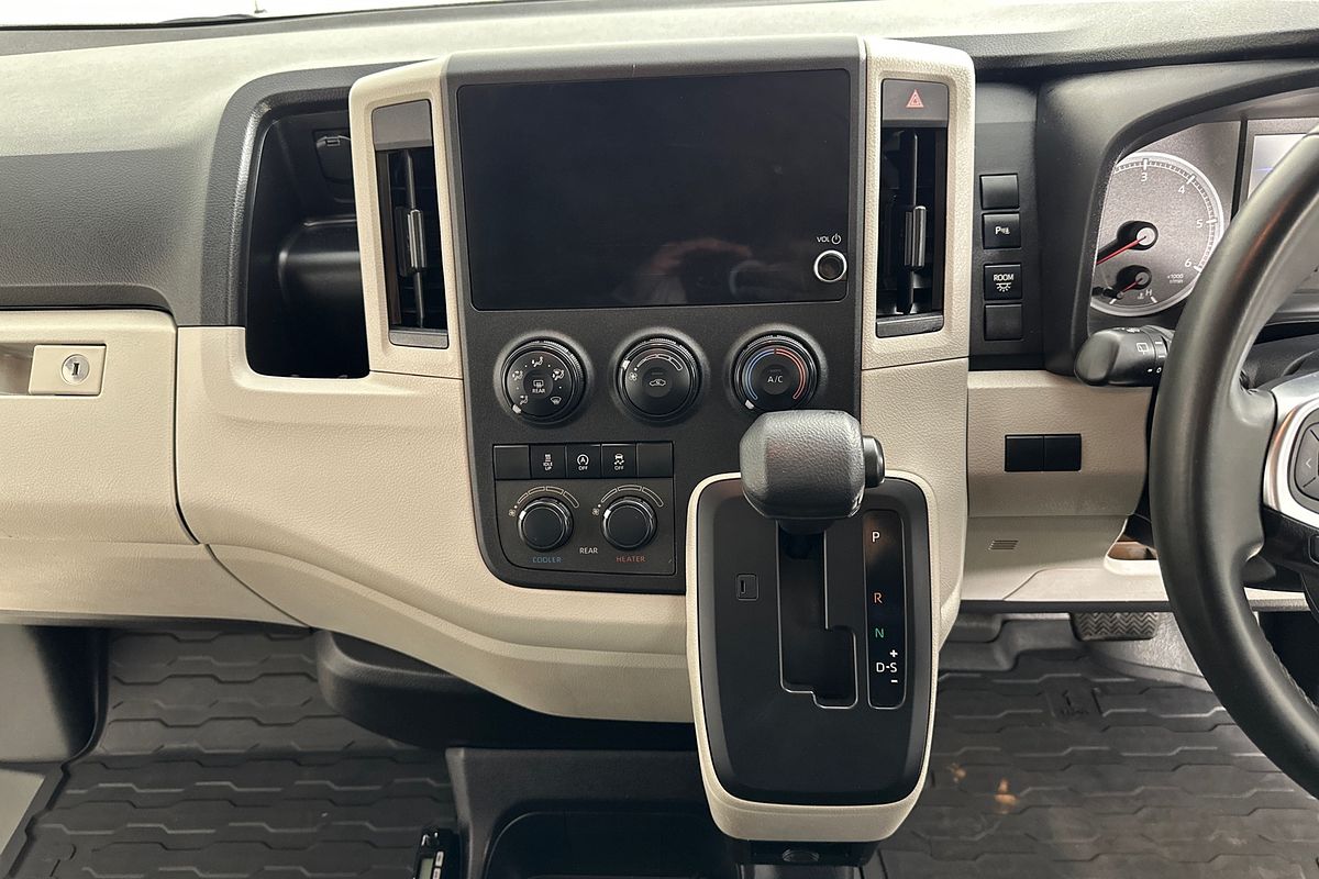 2024 Toyota Hiace SLWB COMMUTER (12 SEATS) GDH322R