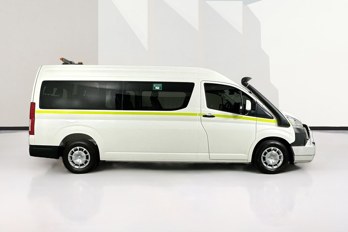2021 Toyota Hiace SLWB COMMUTER (12 SEATS) GDH322R