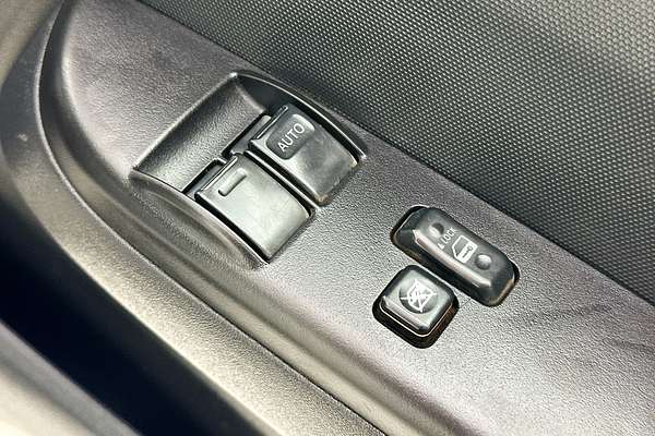 2010 Toyota Hiace COMMUTER KDH223R MY11 UPGRADE