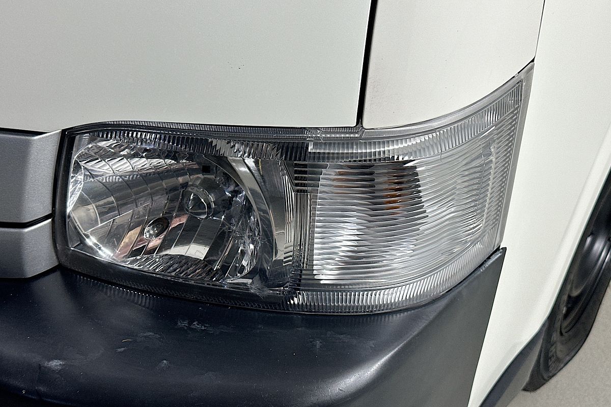 2010 Toyota Hiace COMMUTER KDH223R MY11 UPGRADE