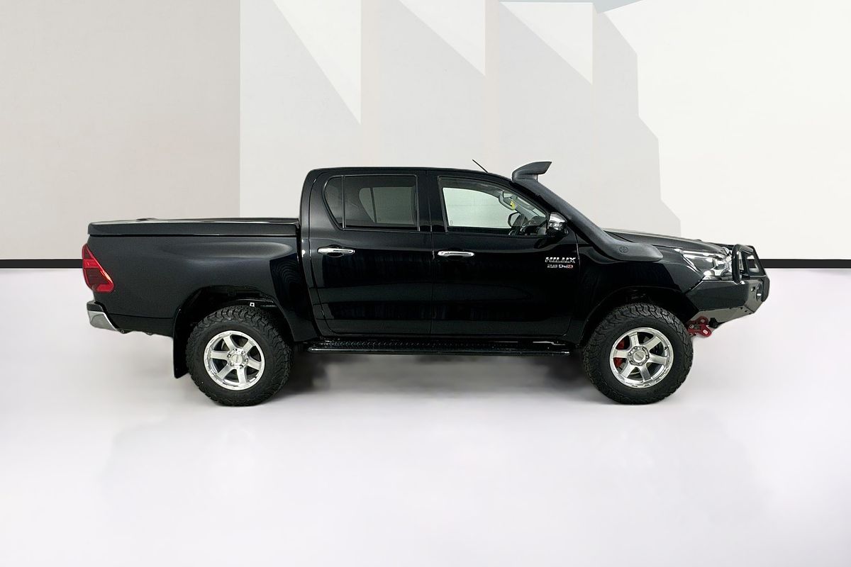2021 Toyota HILUX SR5 (4x4) GUN126R 4X4