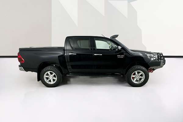 2021 Toyota HILUX SR5 (4x4) GUN126R 4X4
