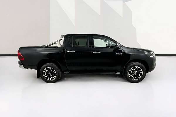 2023 Toyota HILUX SR5 (4x4) GUN126R 4X4