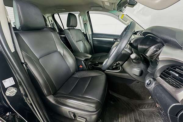 2022 Toyota HILUX SR5 (4x4) GUN126R 4X4