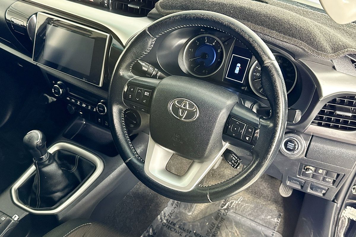 2018 Toyota HILUX SR5 (4x4) GUN126R MY17 4X4