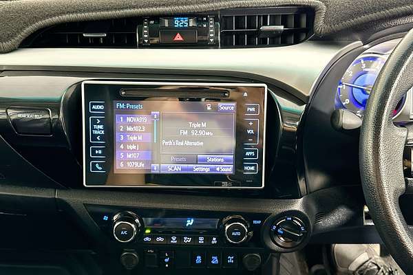 2018 Toyota HILUX SR5 (4x4) GUN126R MY17 4X4