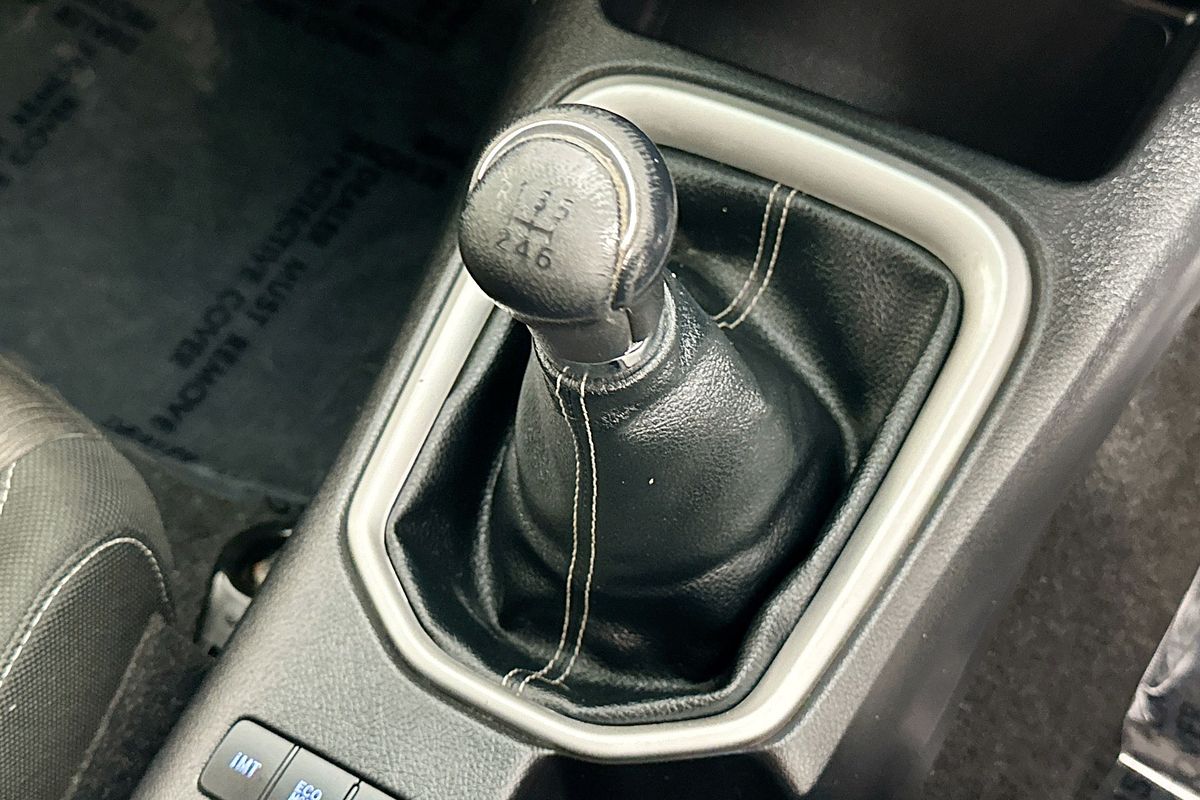 2018 Toyota HILUX SR5 (4x4) GUN126R MY17 4X4