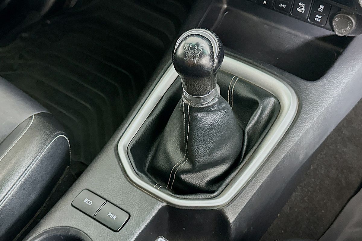 2022 Toyota HILUX SR5 (4x4) GUN126R 4X4