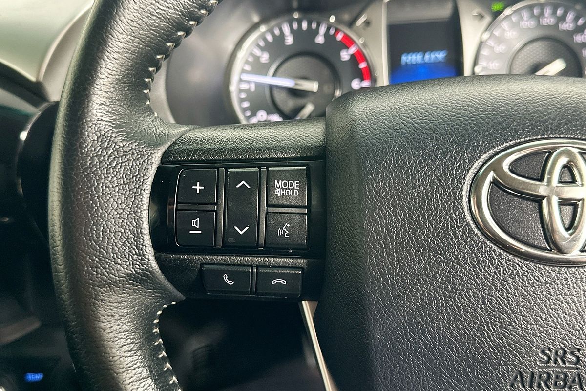 2021 Toyota HILUX SR5 (4x4) GUN126R FACELIFT 4X4