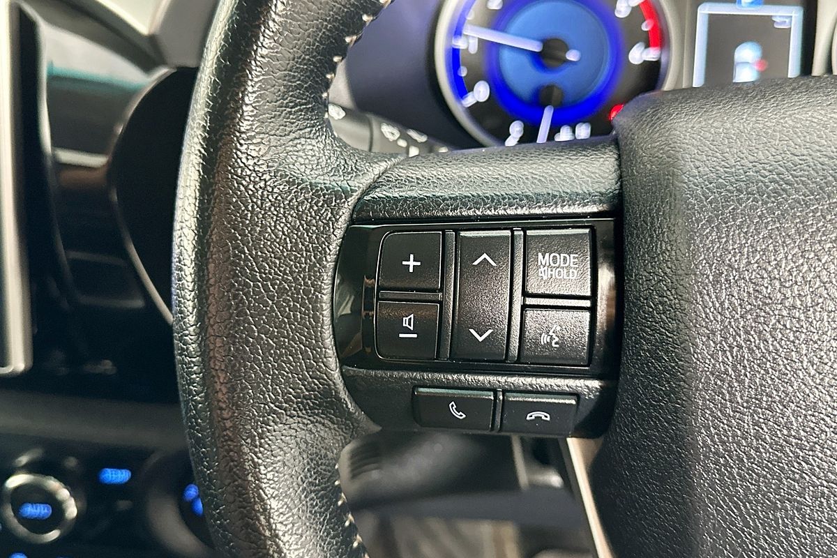 2018 Toyota HILUX SR5 (4x4) GUN126R MY17 4X4