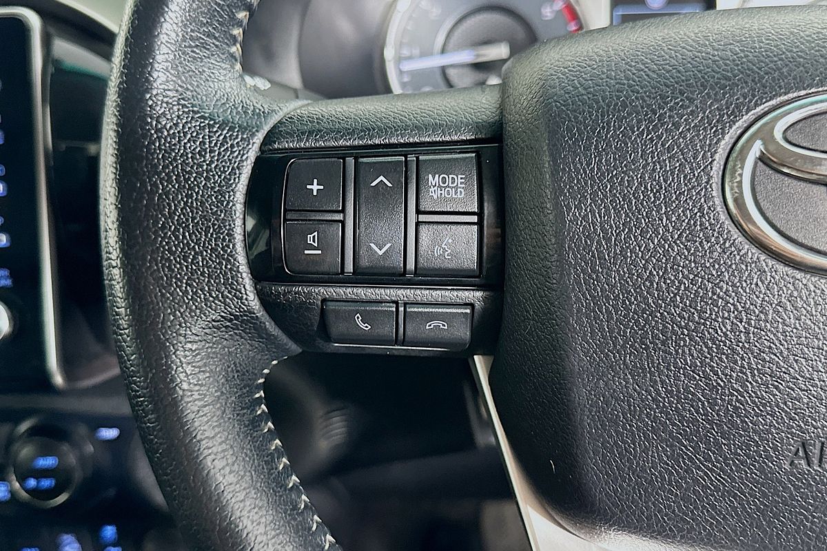 2022 Toyota HILUX SR5 (4x4) GUN126R 4X4