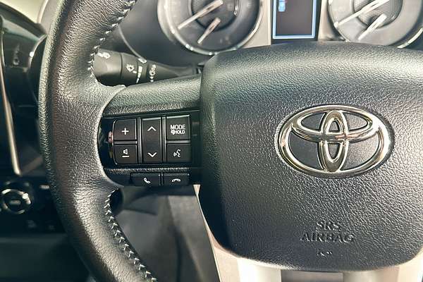 2021 Toyota HILUX SR5 (4x4) GUN126R 4X4