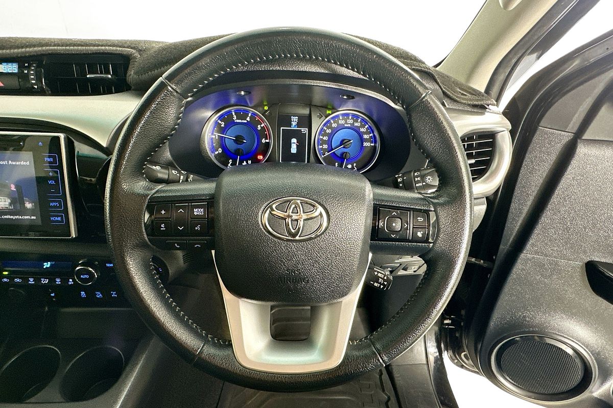 2018 Toyota HILUX SR5 (4x4) GUN126R MY17 4X4