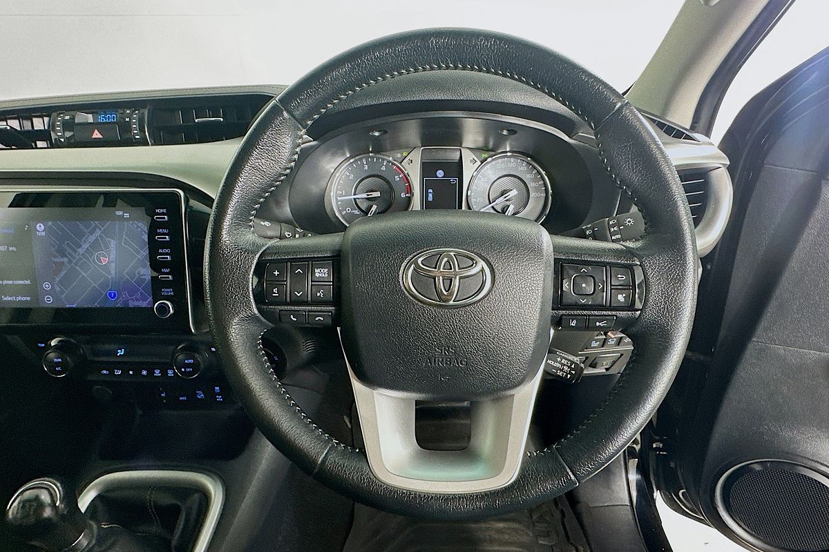 2022 Toyota HILUX SR5 (4x4) GUN126R 4X4